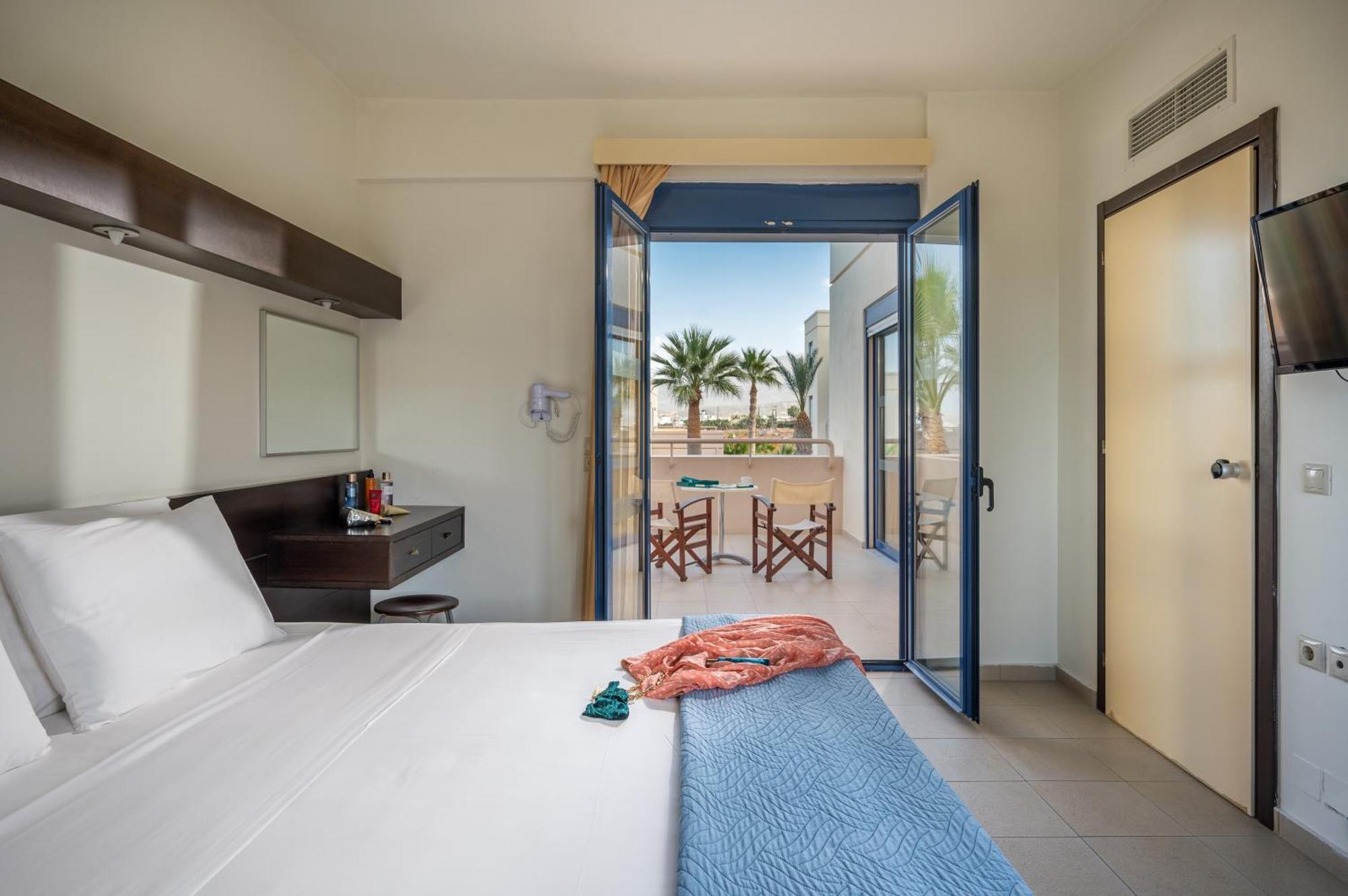 Meropi Hotel & Apartments Malia Eksteriør billede